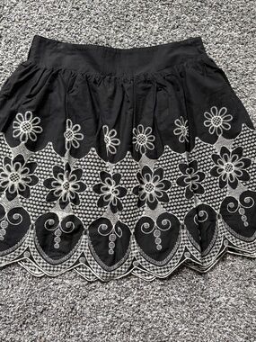 Vintage- Embroidered Skirt